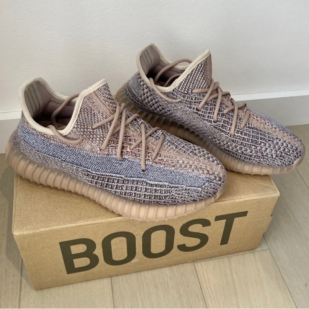 Selling Adidas Yeezy Boost 350 V2 - Size 7.5
Brand new never used